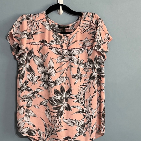 SELLING BANANA REPUBLIC TOP FLORAL COLOR SHORT SLEEVE SIZE BIG SMALL PRE- OWNED - Picture 3 of 12